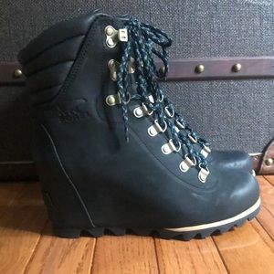 🌟brand new SOREL wedge heel boots size 10